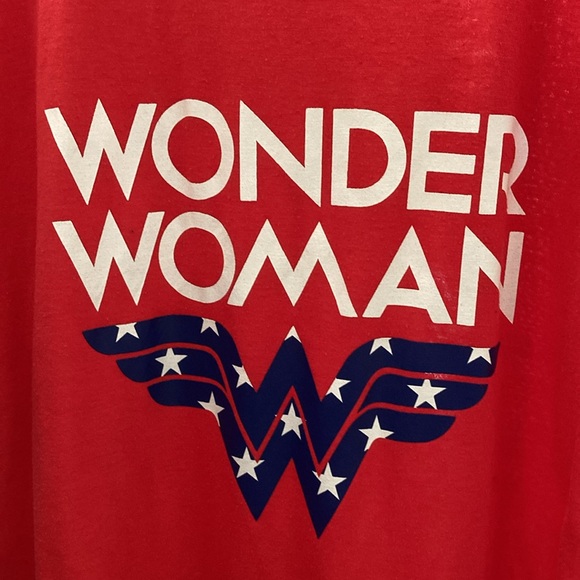 Wonder Woman Tee Tshirt DC Comics 🇺🇸 ⭐️ - Picture 2 of 6